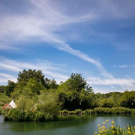 Lloyds Meadow Glamping Hotel Chester Bagian luar foto