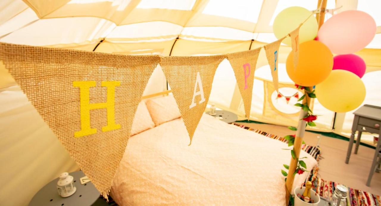 Lloyds Meadow Glamping Hotel Chester Bagian luar foto