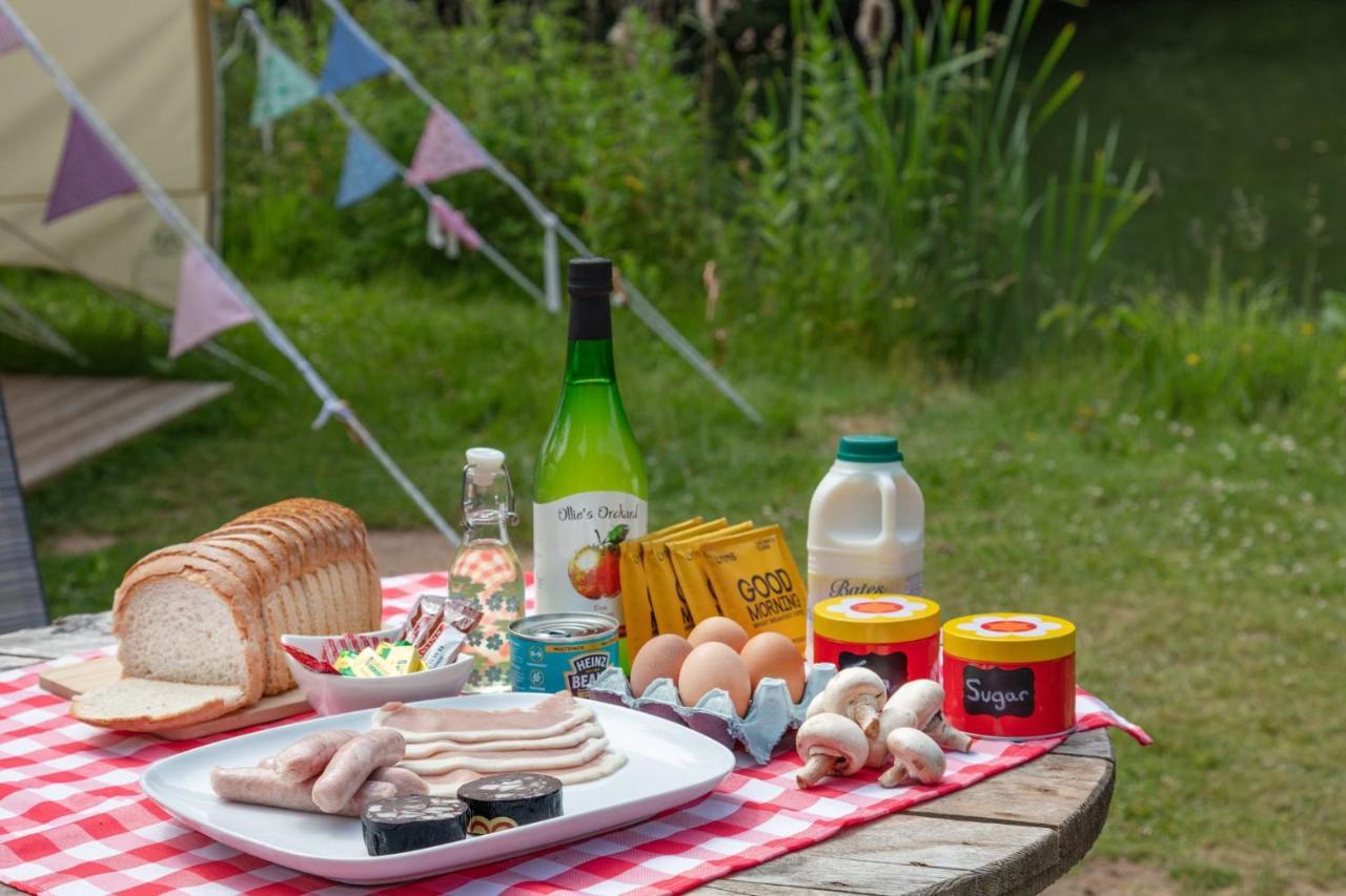 Lloyds Meadow Glamping Hotel Chester Bagian luar foto