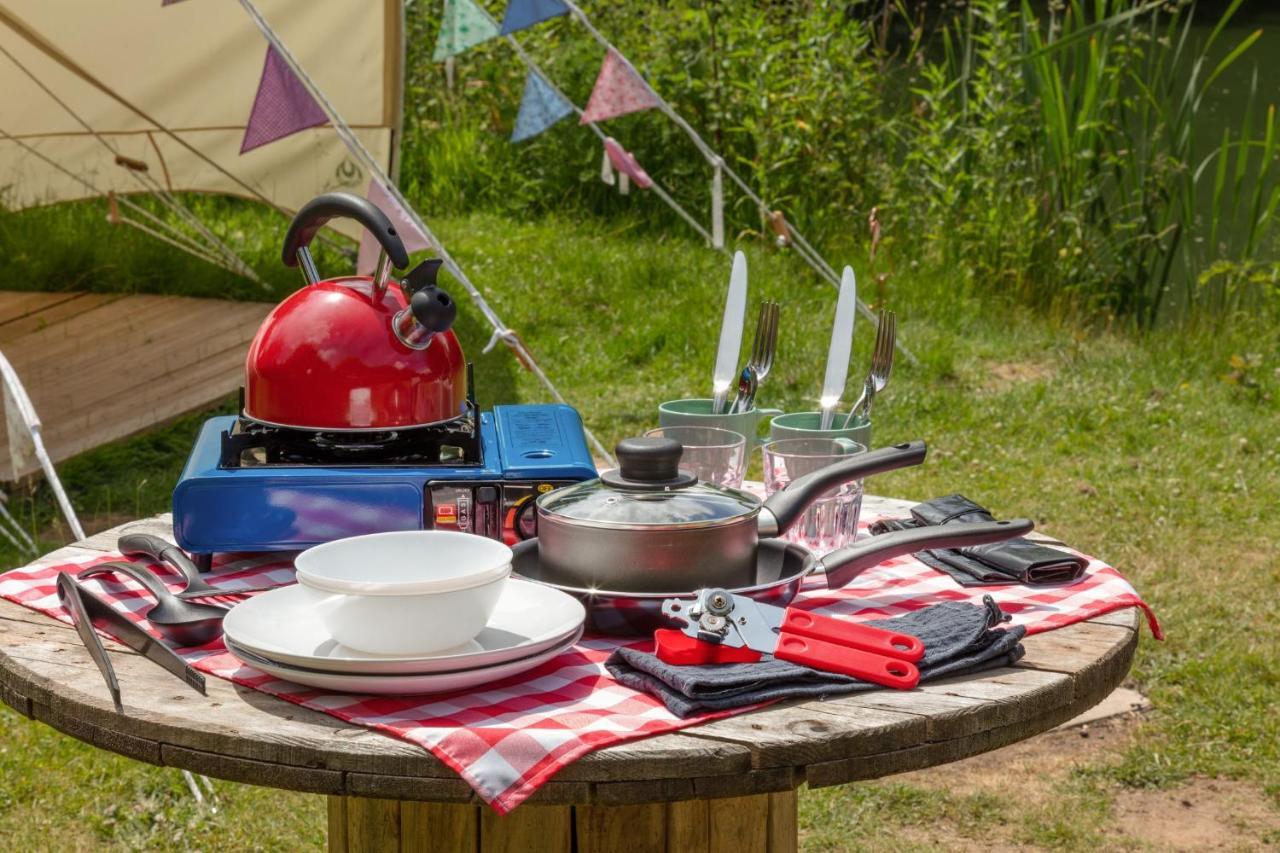 Lloyds Meadow Glamping Hotel Chester Bagian luar foto