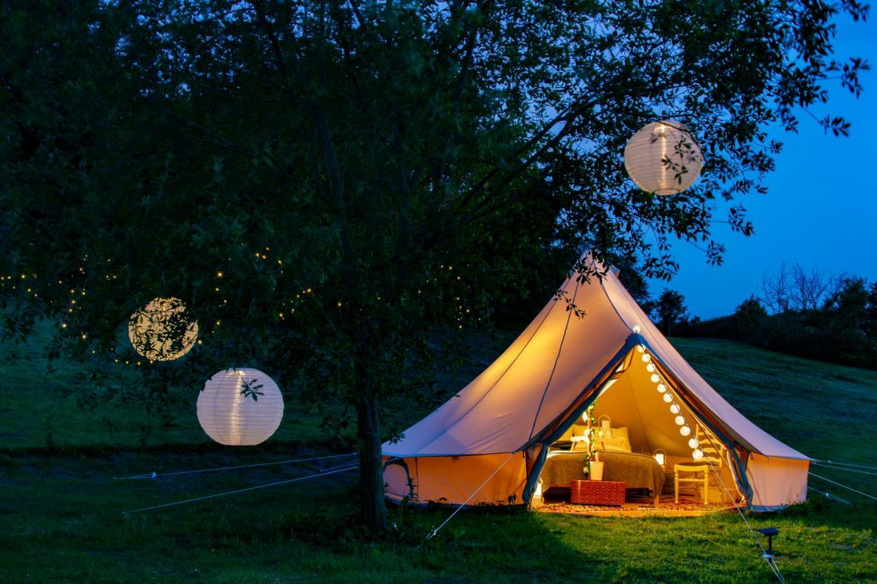 Lloyds Meadow Glamping Hotel Chester Bagian luar foto